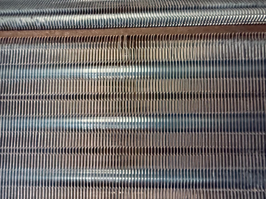 蒸發器鰭片對比 清洗後